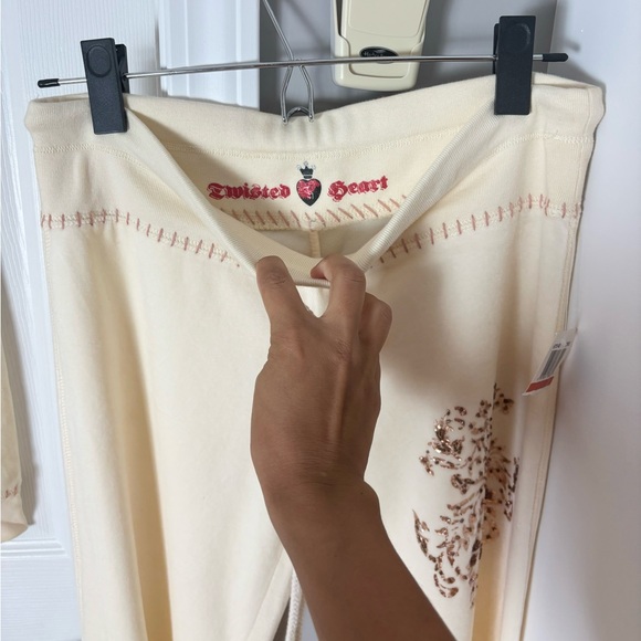 ✨NWT✨ Twisted Heart Embroidered Velour Sequin Zip Up Hoodie and Pants Tracksuit - Picture 5 of 9